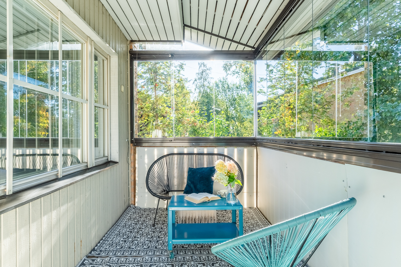 Lasitettu tilava parveke