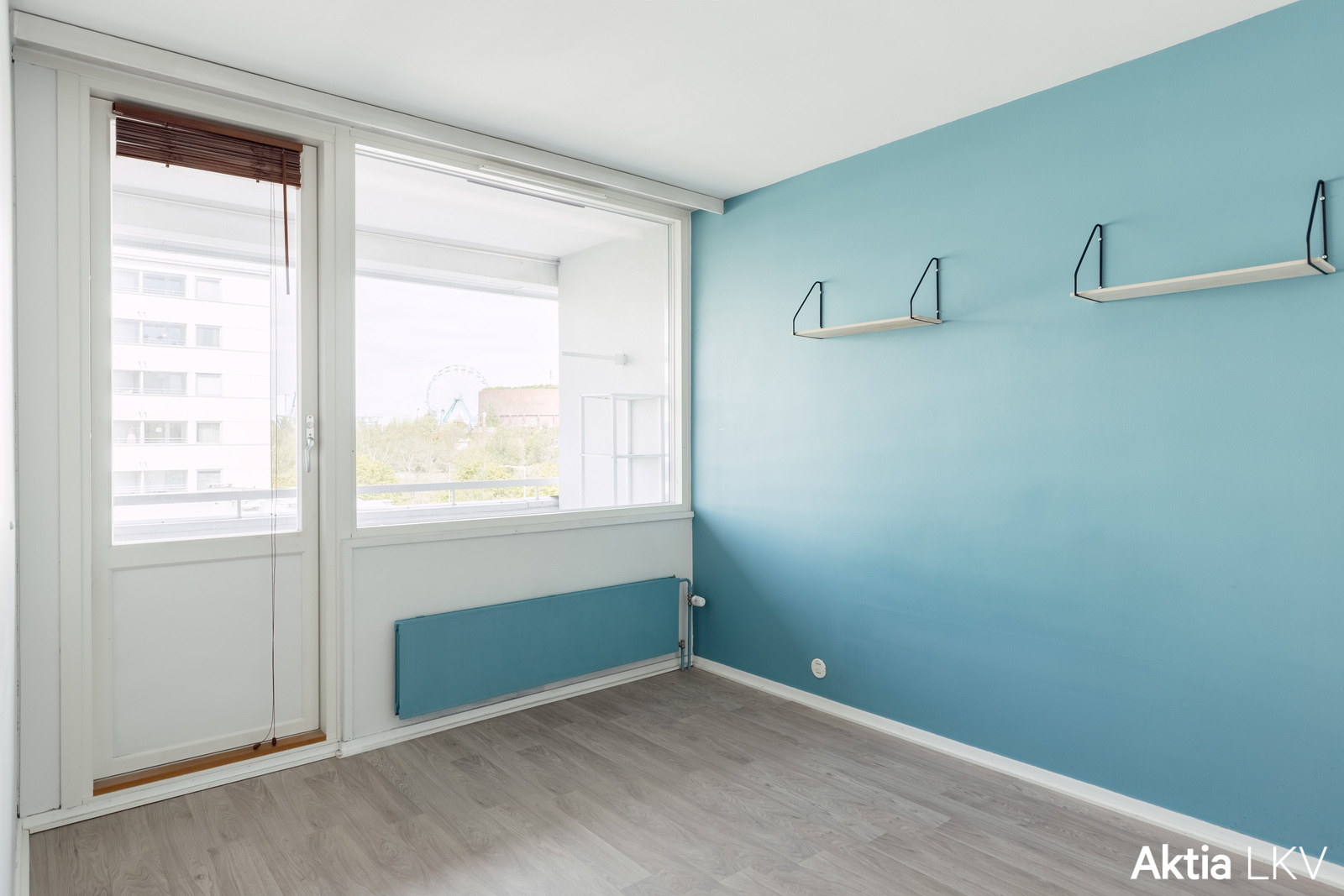 Makuuhuone ja parveke