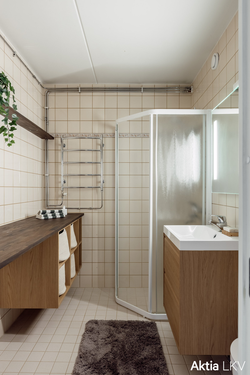 Tunnelmallinen kylpyhuone