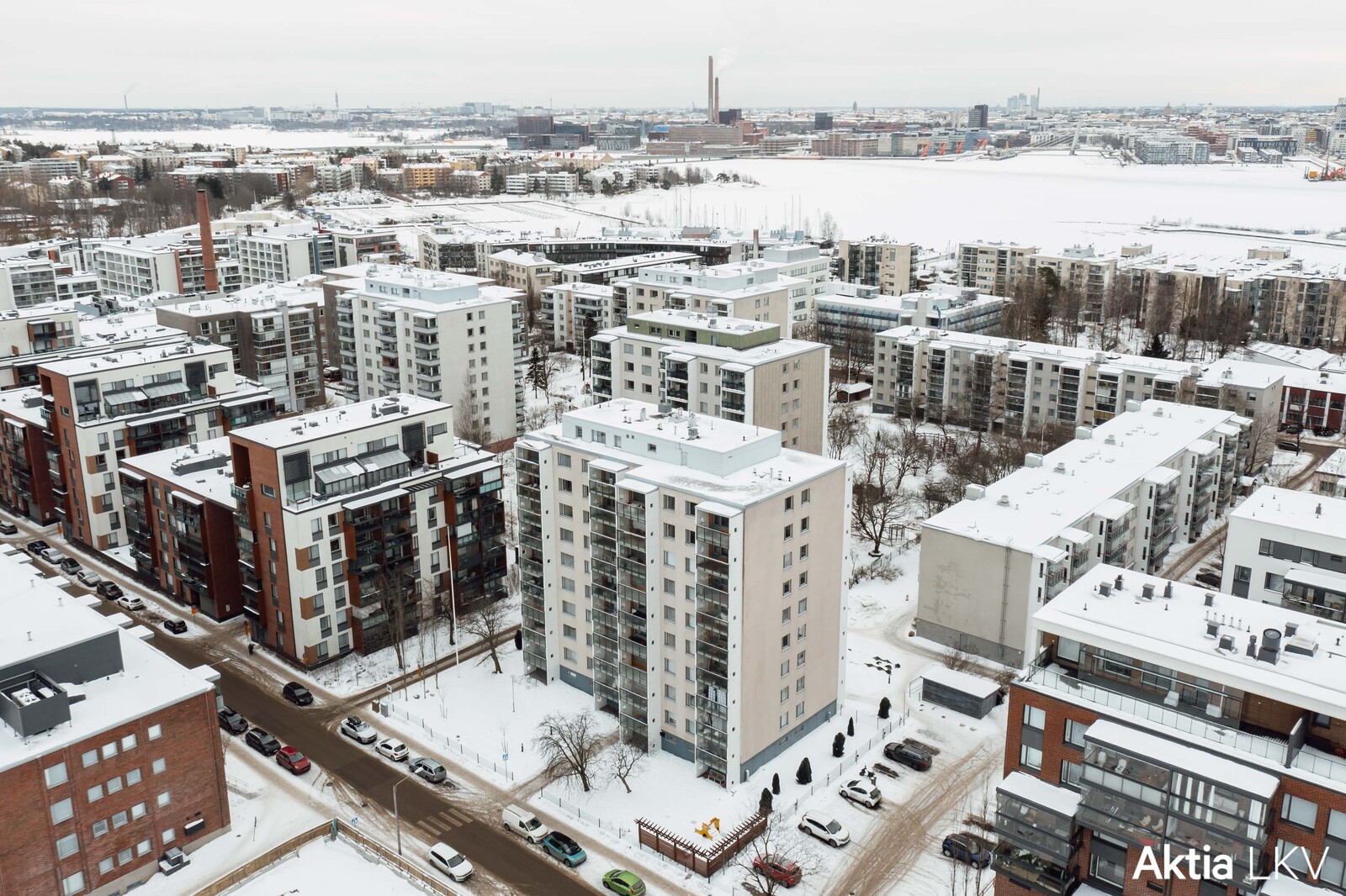 Kaupat lähellä ( K-Supermarket, S-market, Lidl)