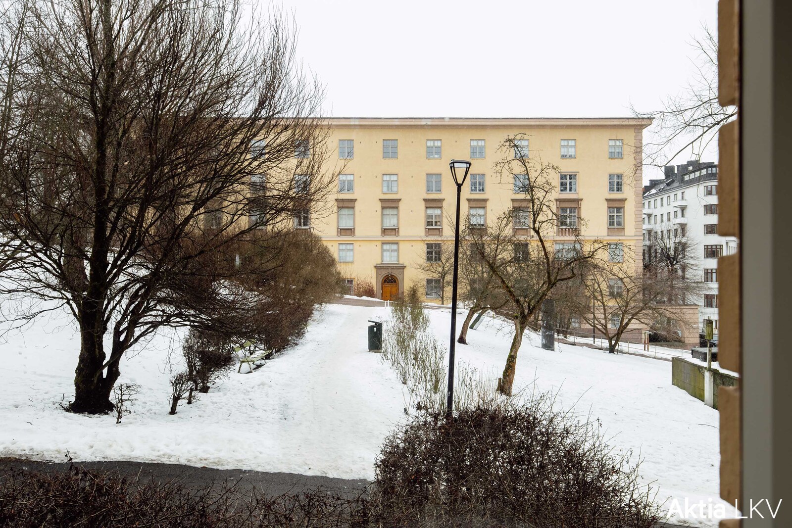 Näkymää olohuoneiden ikkunasta