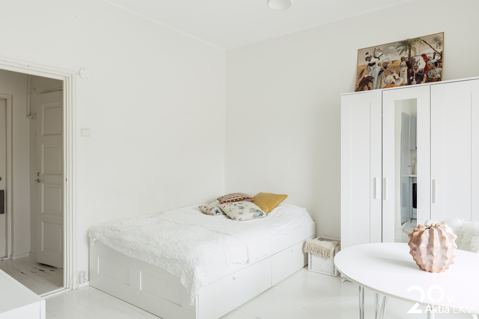 Kaunis lautalattia, mainio huonekorkeus