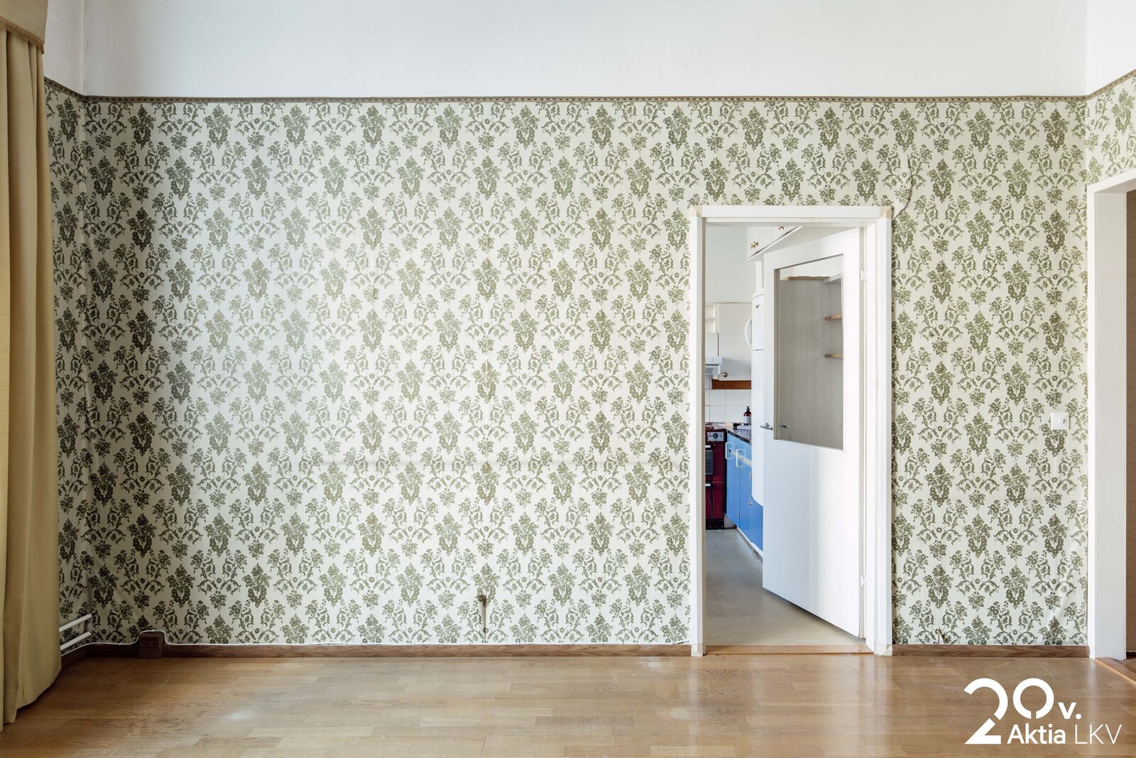 Huonekorkeus n. 3,2 m