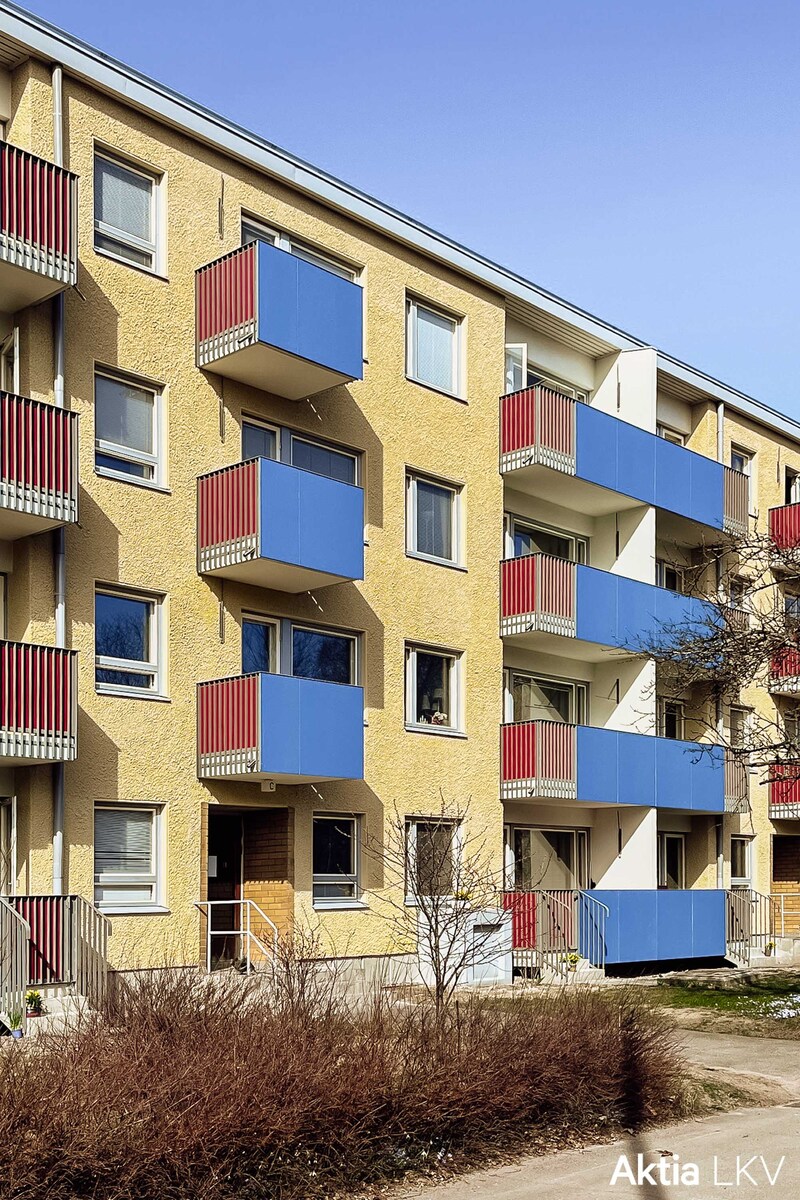 Toiseksi ylin parveke