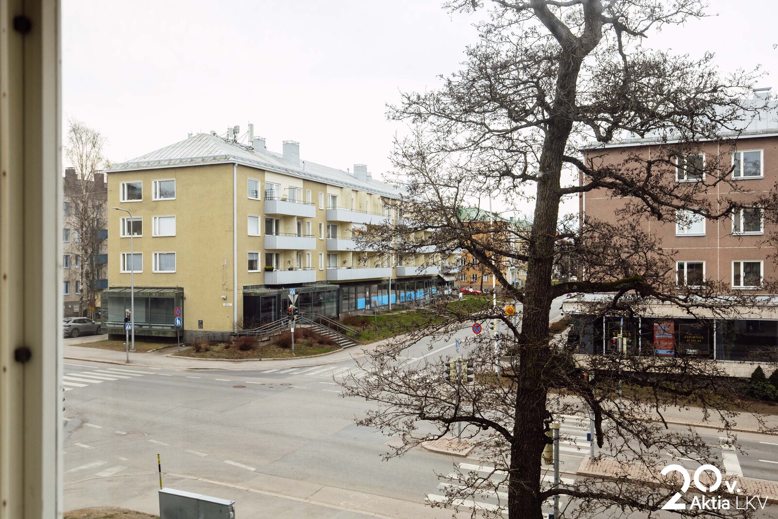 Näkymä olohuoneen ikkunasta