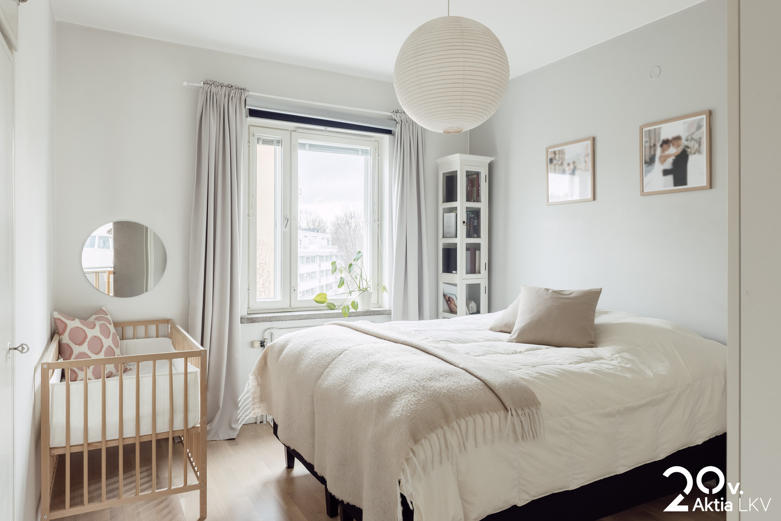 Makuuhuone sisäpihan suuntaan