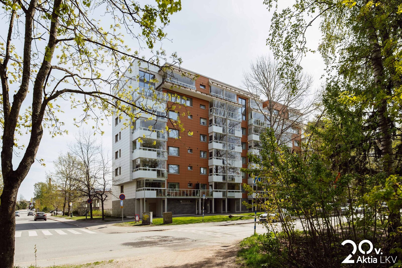 Julkisivu