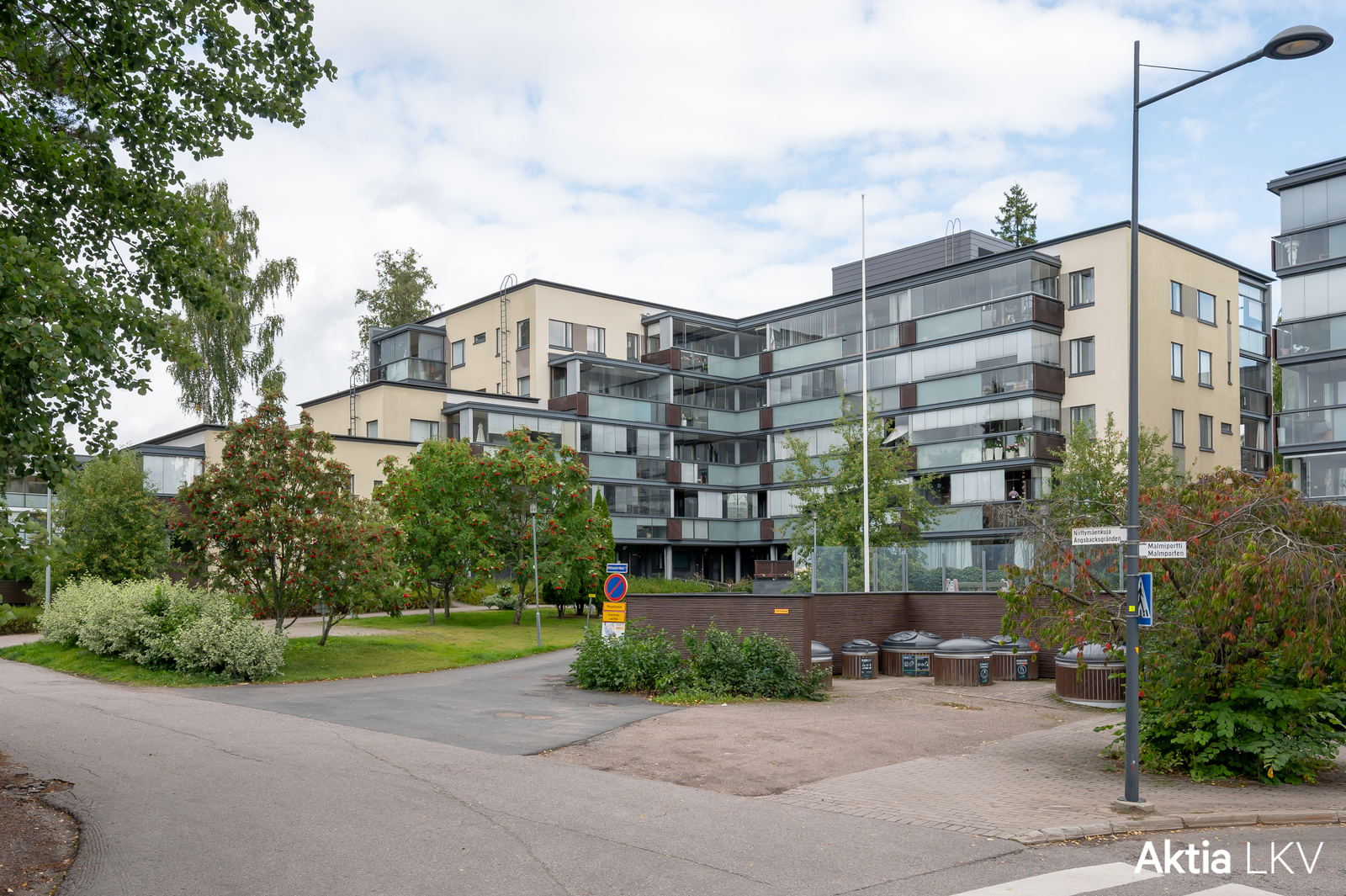 Julkisivu