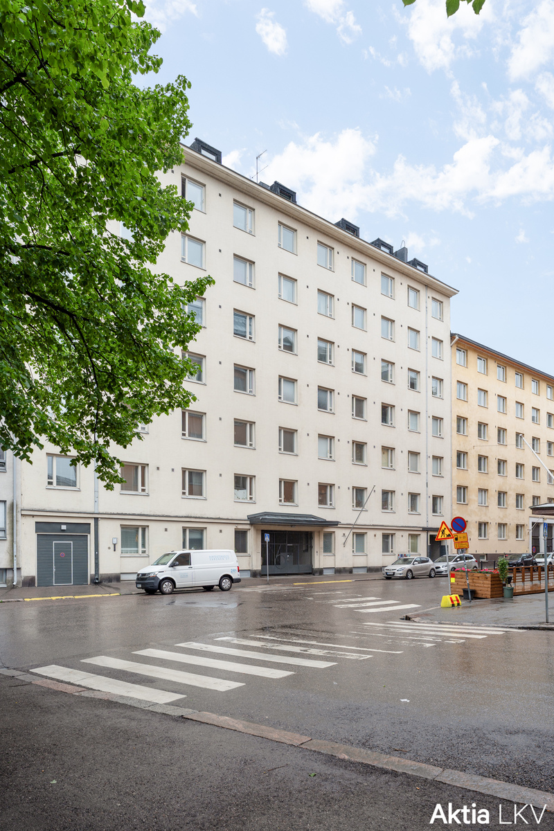 Julkisivu