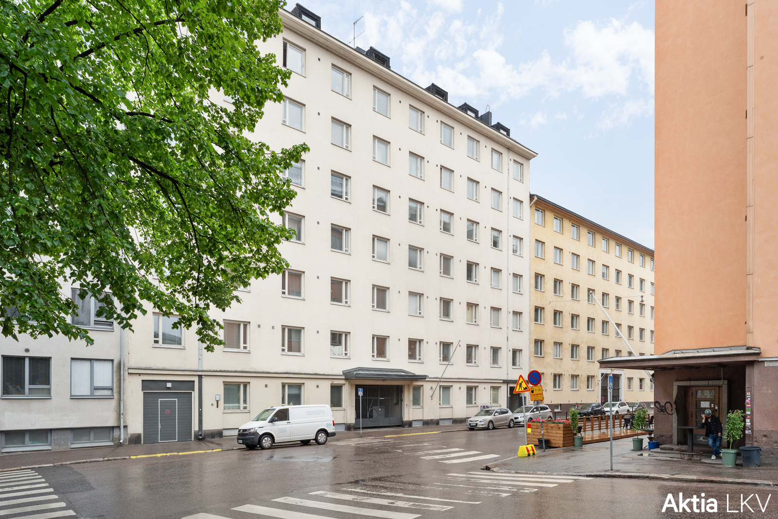Julkisivu
