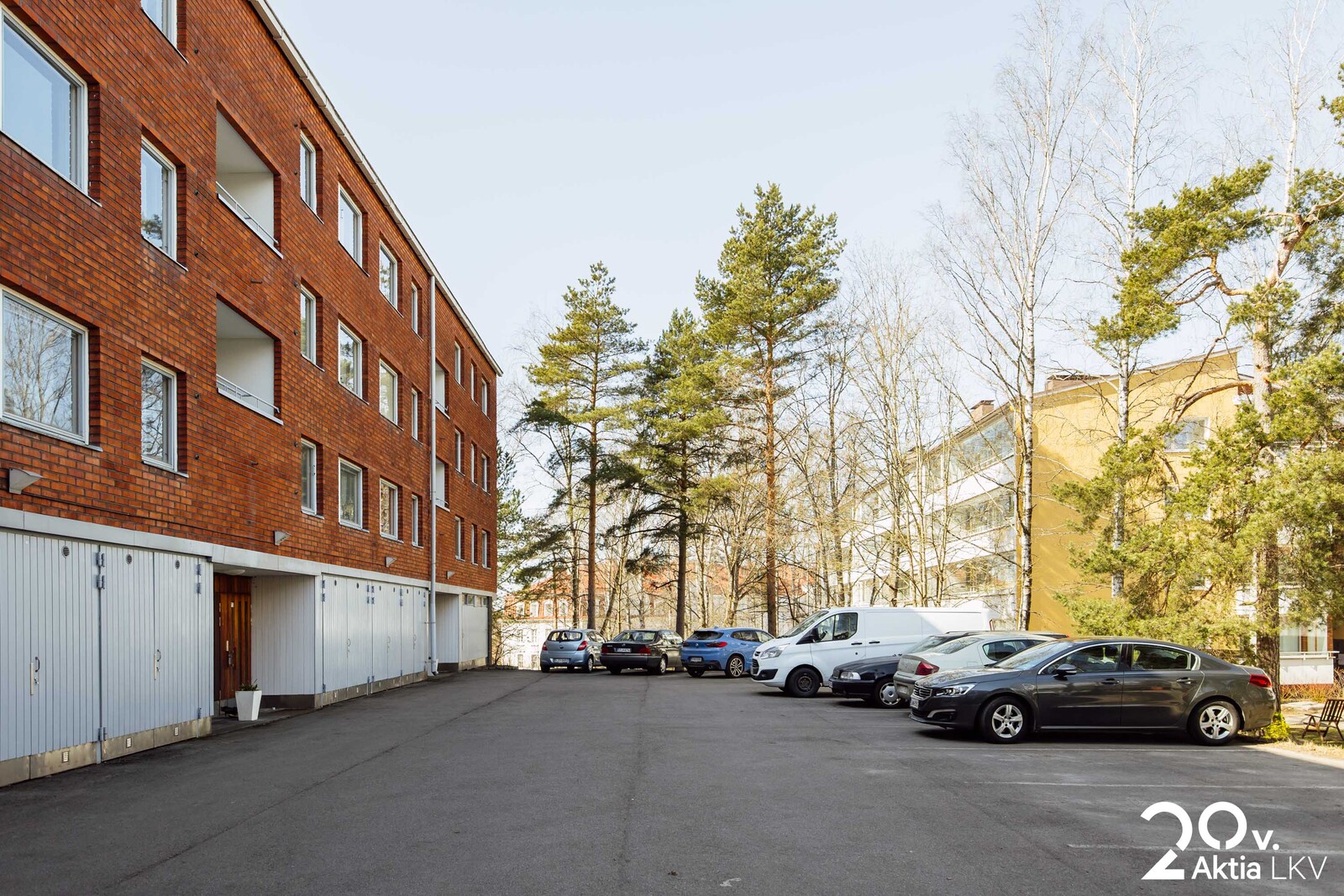Julkisivu