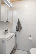 Tilhitie 24, Helsinki (Tapaninkylä), Kuva 11, esikatselu