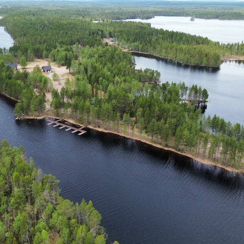Mökki tai huvila, Törmäläntie 16 campingalue rakennuksineen ja saunoineen, Kuusamo, Ala-Kitka, Kuusamo, Camping-alue, asuntovaunualueen huoltorakennus, 1 saunarakennus (miesten ja naisten saunat), liiterit, varastot, 240 000 €