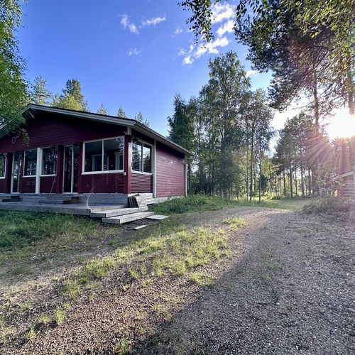 4. Vierashuvila. 2mh, tupa/keittiö, wc 4. Vierashuvila. 2mh, tupa/keittiö, wc