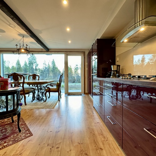 Kellarikerroksen huoneisto