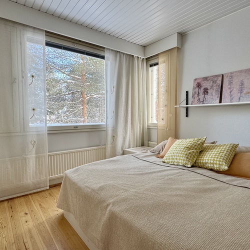 yläkerran makuuhuone