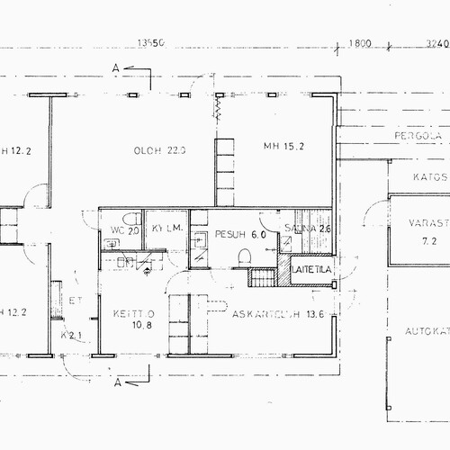 pohjakuvasta poiketen pergolan tilalla on talli pohjakuvasta poiketen pergolan tilalla on talli