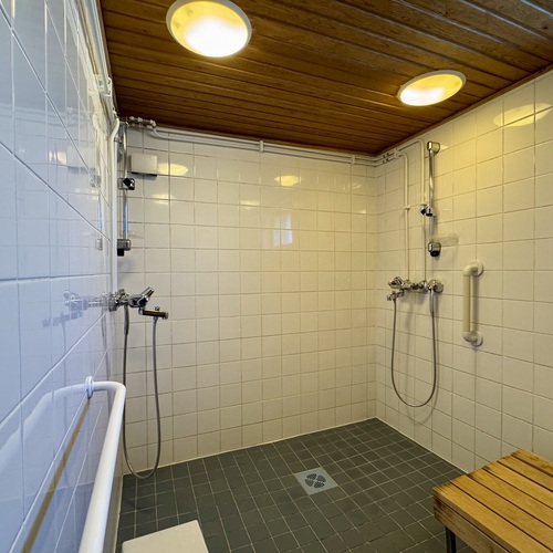 taloyhtiön pesuhuone saunatilojen yhteydessä