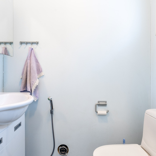 Kylpyhuoneen yhteydessä oleva wc