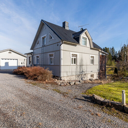 Omakotitalo, Katavistonkuja 1, Mynämäki, Korvensuu, 4-5h, k, kph, s, 3 x eril.wc, khh, aula, talli, 121 m², 295 000 €