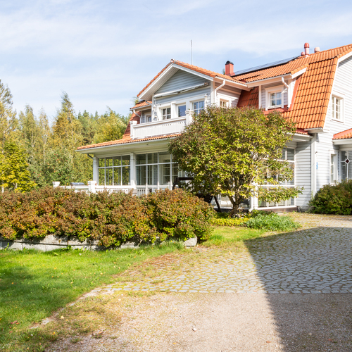 Omakotitalo, Värmäläntie 32, Tampere, Kämmenniemi, 5h, k, rt, oh, kph/wc, s, wc, khh, aula, at, ak, v, 197,00 m², 435 000,00 €