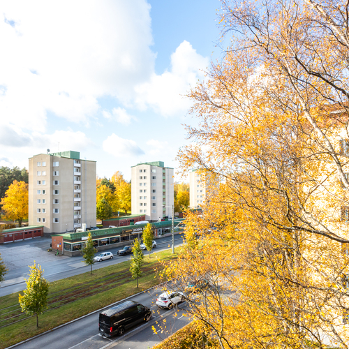 Parvekkeelta näkymät Sammonkadulle