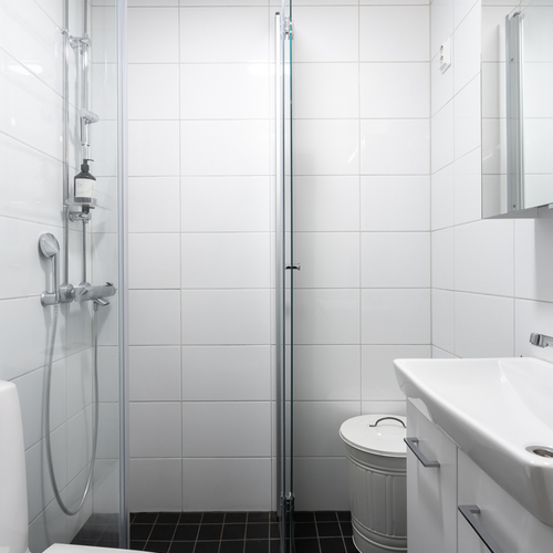 Putkiremontin yhteydessä uusittu kylpyhuone