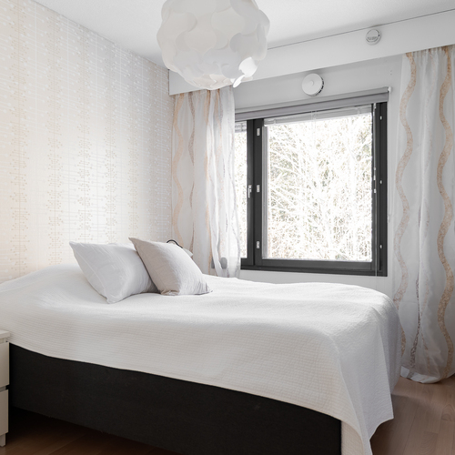 Makuuhuone 1 yläkerta