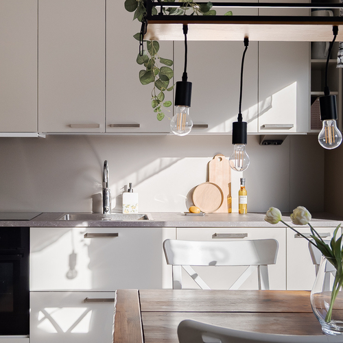 Tyylikäs hiljattain remontoitu keittiö