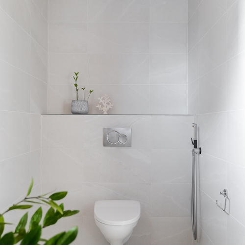 Toinen wc saunatilojen yhteydessä