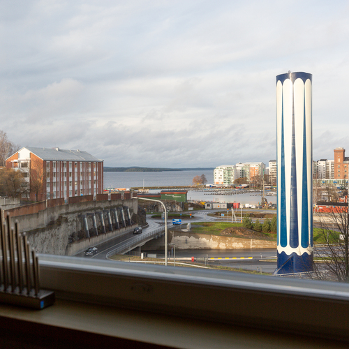 Näkymä keittiön ikkunasta kohti Näsijärveä