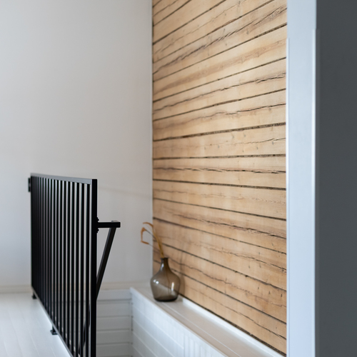 Olohuoneesta kulku kellarikerrokseen