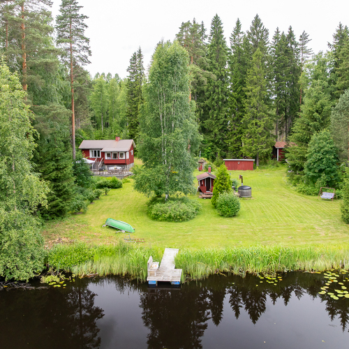 Mökki tai huvila, Pentinmaantie 322, Pinsiö, Pinsiö, Päämökki, alamökki, tynnyrisauna, vaja, 45 m², 129 000 €