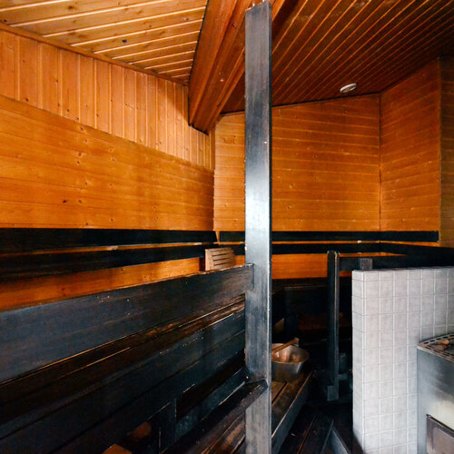 uuden saunamökin sauna