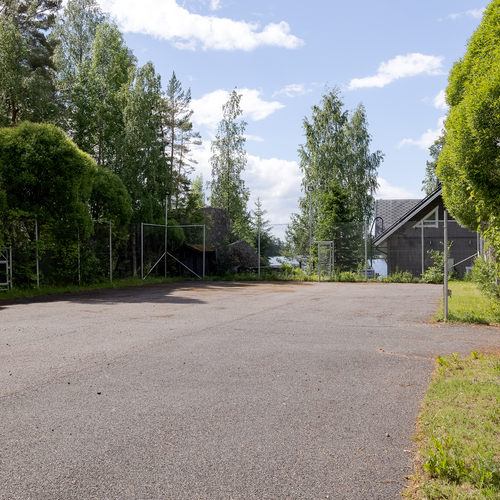 Tenniskenttä