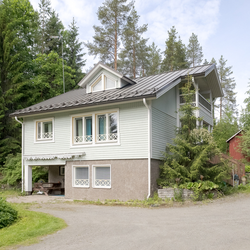 Omakotitalo, Kumpurinne 3, Leppävesi, Leppävesi, 2mh,oh,k,kph,s,takkah,eteistiloja,tekninen tila/khh,2xWC,tallirakennus, 167 m², 194 000 €