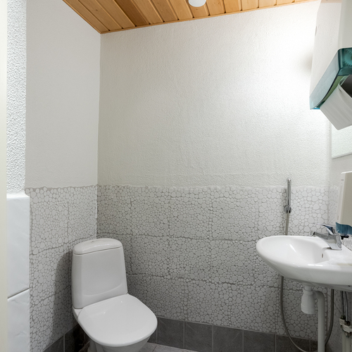 Useita erillisiä wc-tiloja