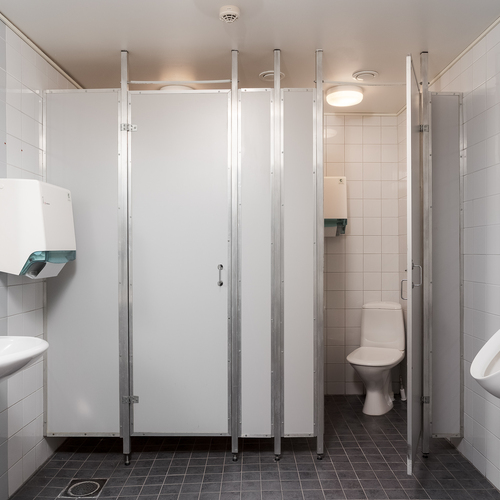 Useita erillisiä wc-tiloja