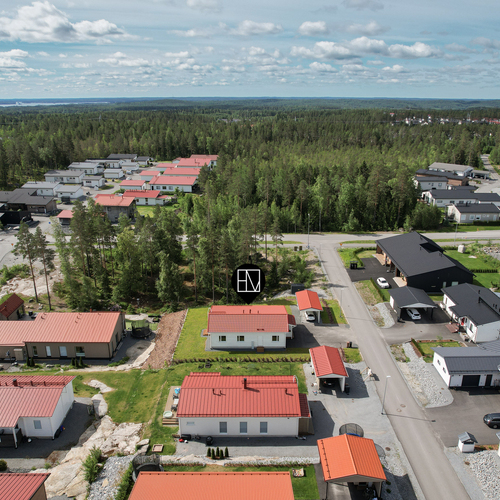 Omakotitalo, Revontulenkatu 3, Nokia, Harjuniitty, 4h, avok, kph/wc/s, erill.wc, vh, ak, ulkovarasto, 115,60 m², 435 000 €