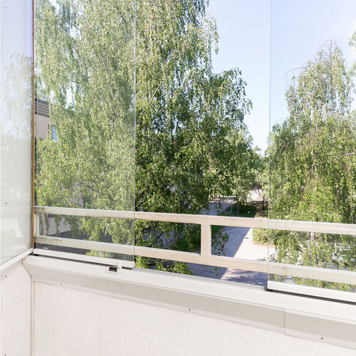 Kesäinen parvekekuva