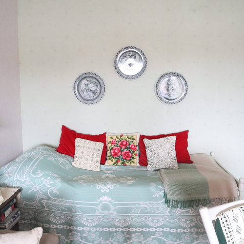 Alkovi, johon mahtuu hyvin sänky