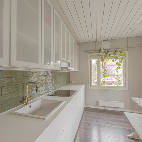 Omakotitalo, Hirventie 30, Kotka, Korela, 4h+k+khh+kph+s+3 x wc+terassi, 115,00 m², 164 000 €