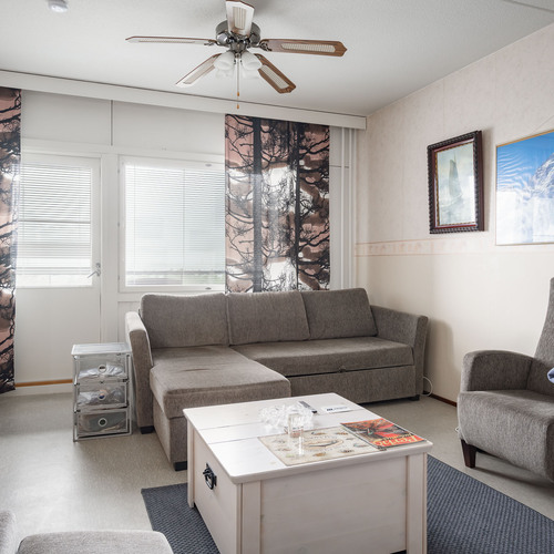 Täältä käynti parvekkeelle