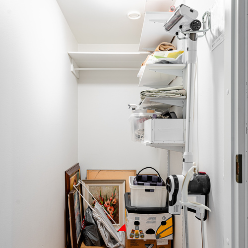 Erillinen vaatehuone