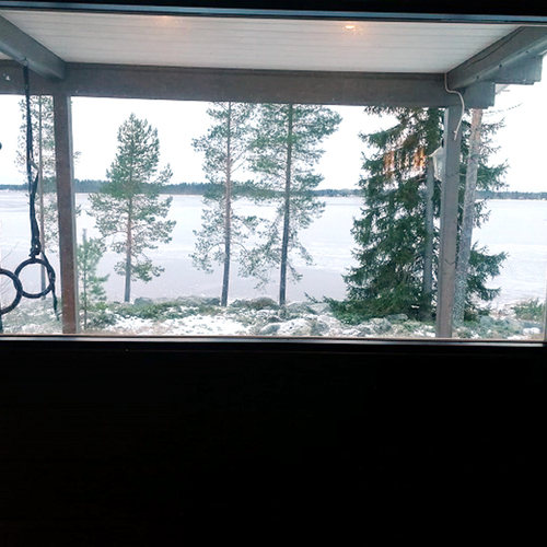 Maisema rantasaunan lauteilta