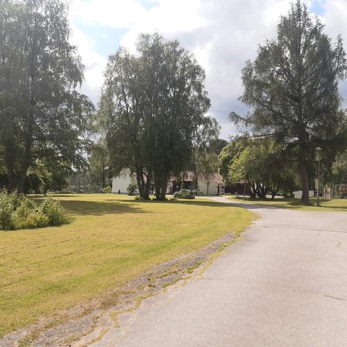 Taloyhtiön etupiha