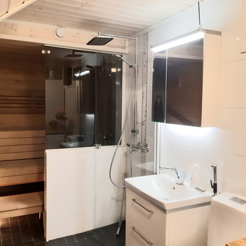 Sauna alakerrassa