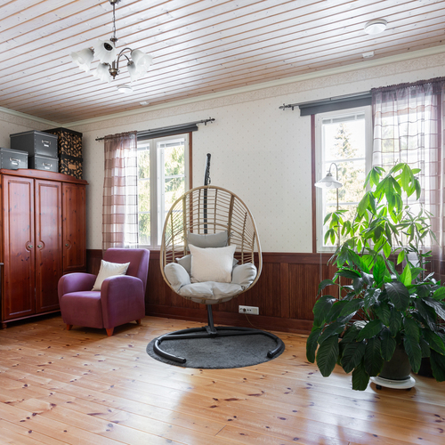 Tästä voi jakaa tarvittessa kaksi huonetta