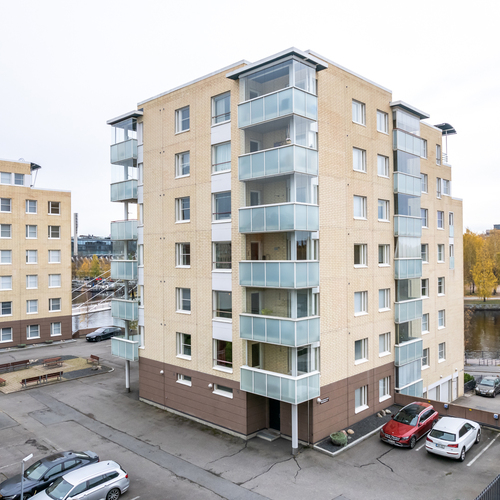 Julkisivu