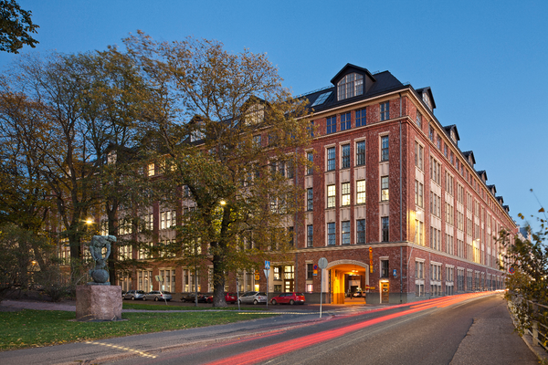 Kuva toimitilan julkisivusta osoitteessa Pursimiehenkatu 29-31, Helsinki (Punavuori)